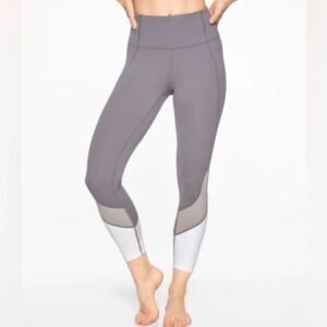 ATHLETA Salutation 7/8 Leggings Gray White A14